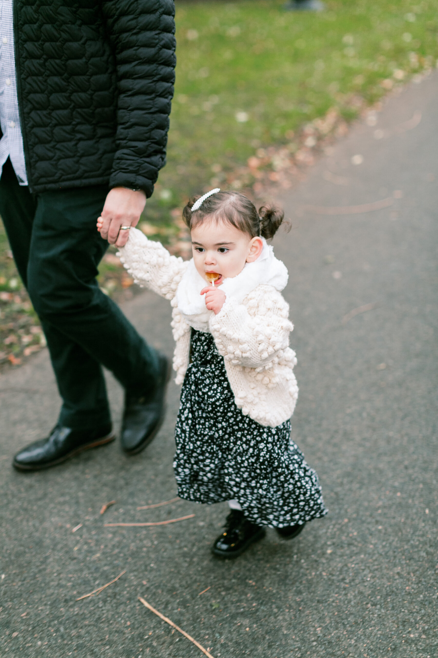 Our annual family photos are here! Plus, I'm sharing a look at our holiday cards, and a million good reasons to take those family photos. | glitterinc.com | @glitterinc