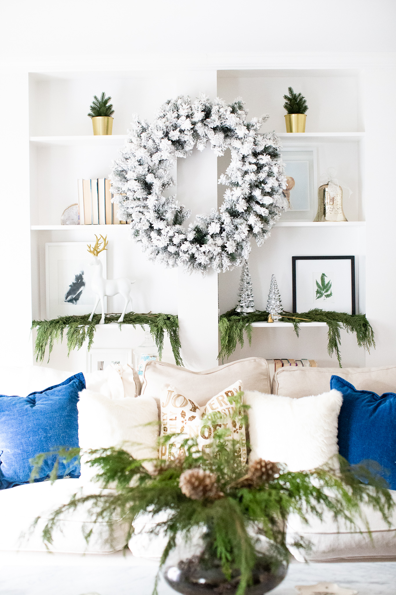 Decorating your house for Christmas? These 4 beautiful and unique Holiday home tours are sure to get you inspired this holiday season! | glitterinc.com | @glitterinc