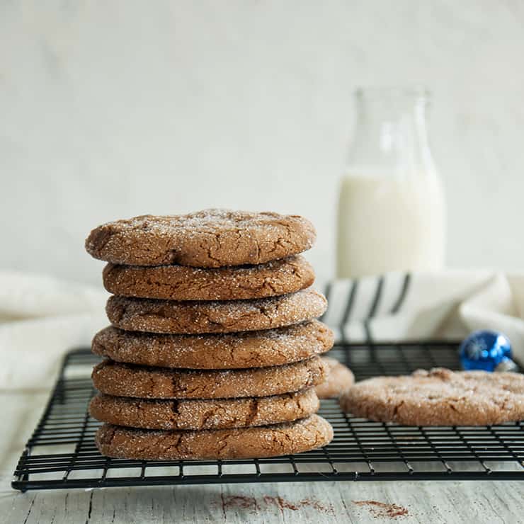 Soft Ginger Cookies With Real Ginger, plus how to throw a Christmas cookie exchange this holiday season! These hosting tips will help you to plan one awesome cookie swap party, including more than 40 recipes for our favorite holiday cookies ever! | glitterinc.com | @glitterinc