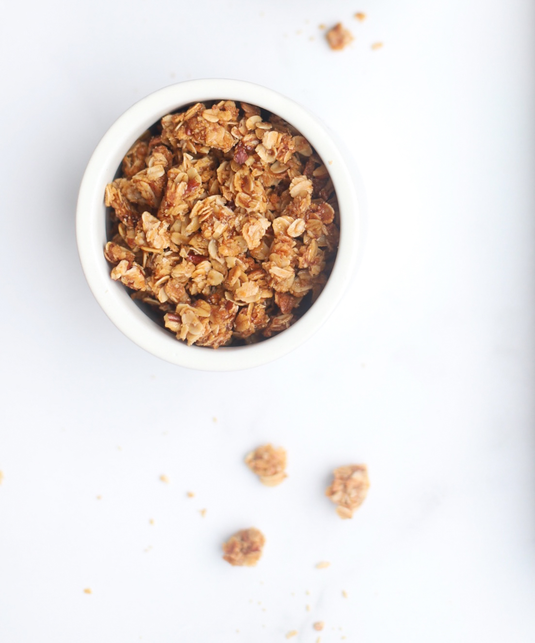 How to make our favorite Homemade Classic Granola. Click through for the recipe. | glitterinc.com | @glitterinc