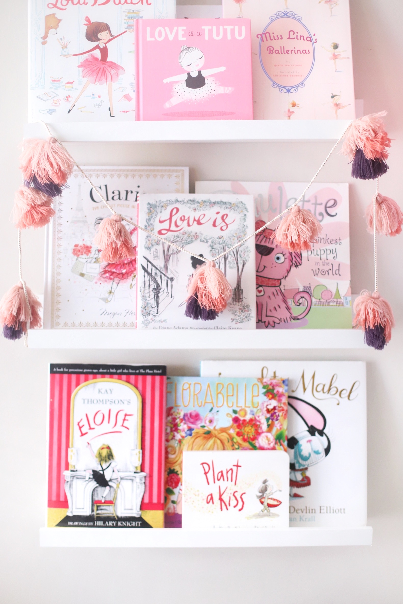 Celebrate the month of love with our favorite kids books for Valentine's Day! These adorable books are fun for the whole family and are the perfect books to read aloud to your preschoolers and elementary schoolers! | glitterinc.com | @glitterinc