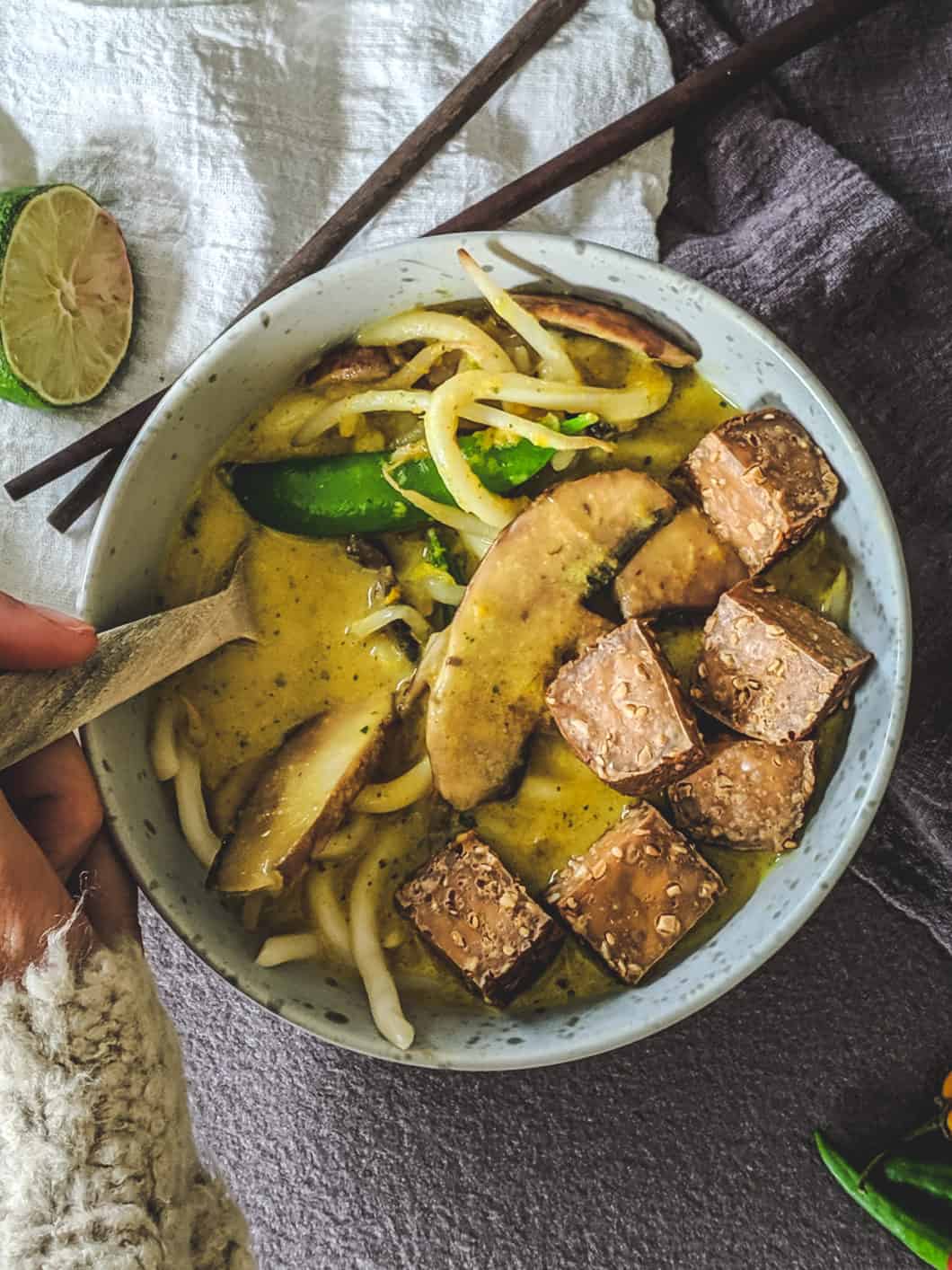 vegan laksa noodle soup 