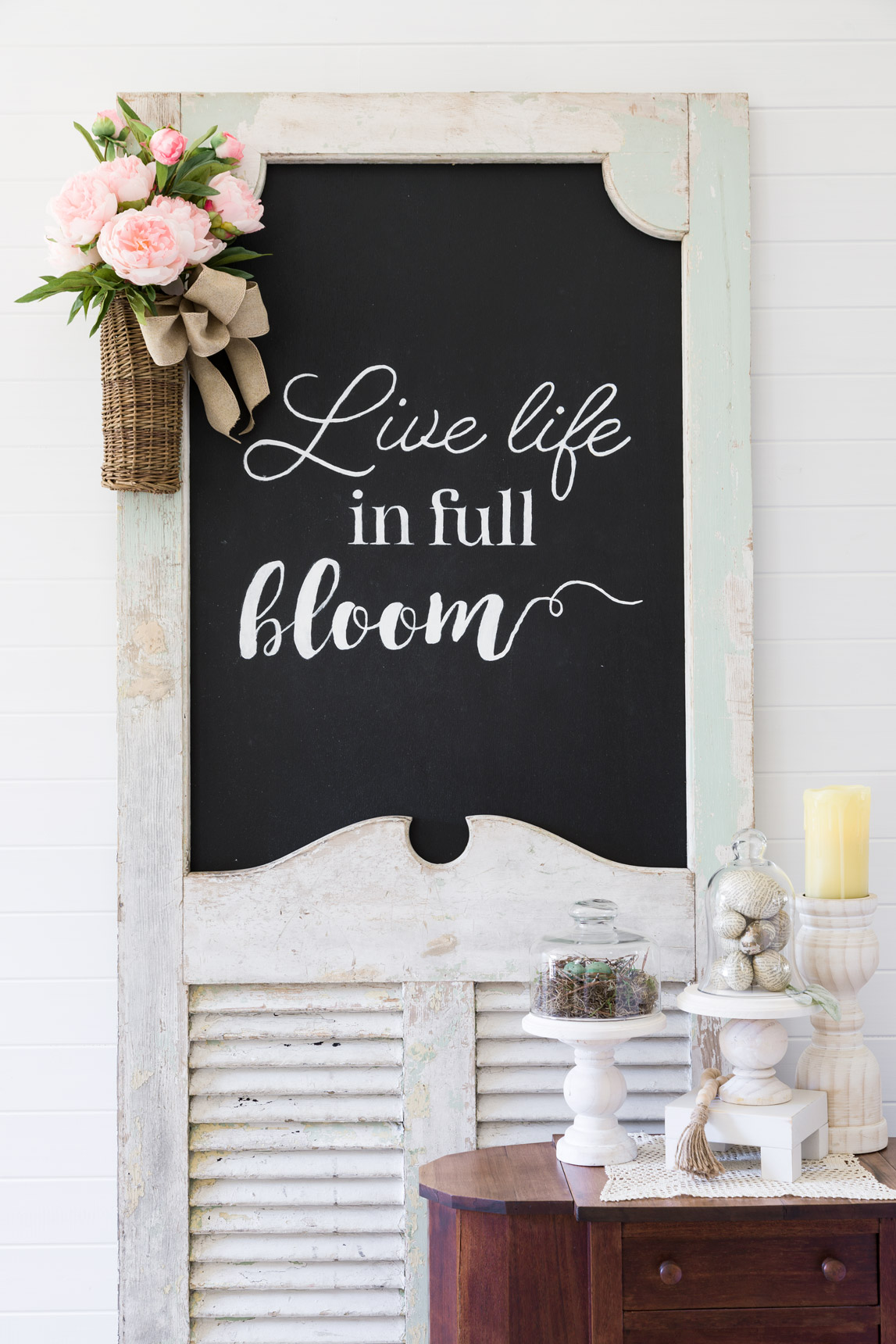 DIY Live Life in Full Bloom Farmhouse Chalkboard Sign