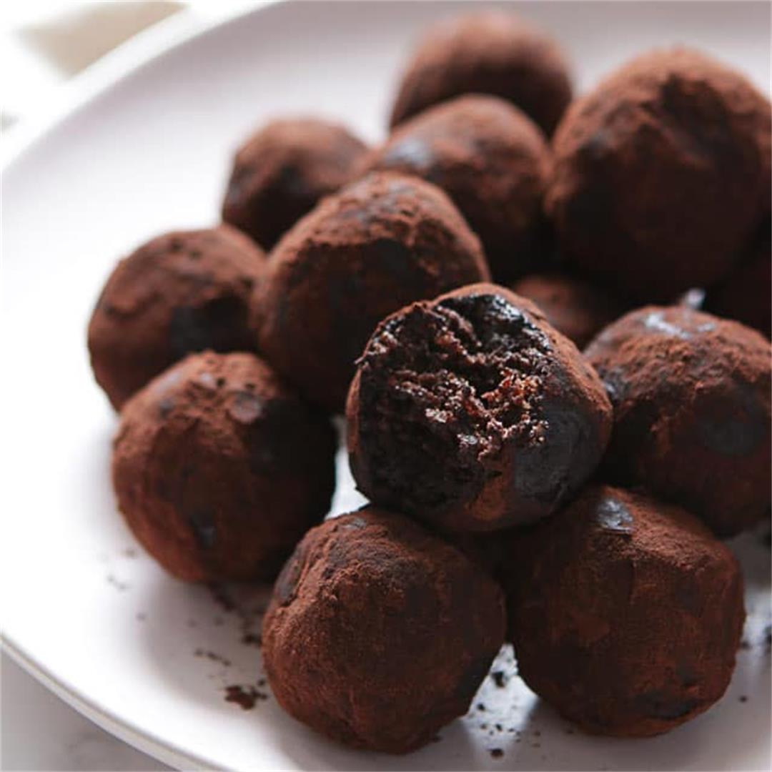 On-the-Go and Make-Ahead Breakfast Recipes Vegan Chocolate Peanut Butter Energy Balls