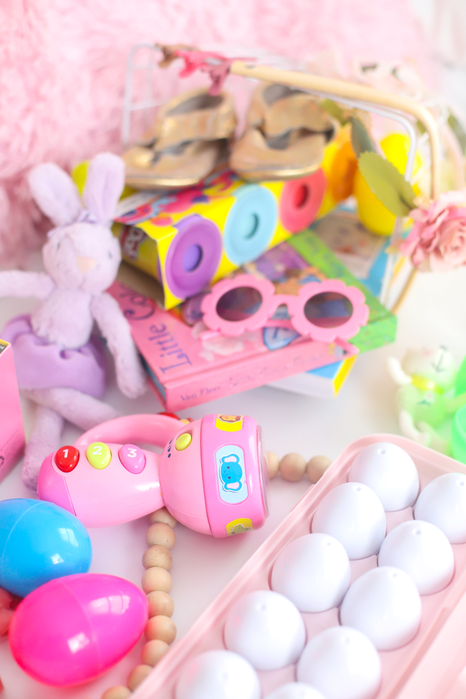 Everything we put in our kids' Easter baskets this year, including the best Easter basket finds for toddlers and young kids! | glitterinc.com | @glitterinc