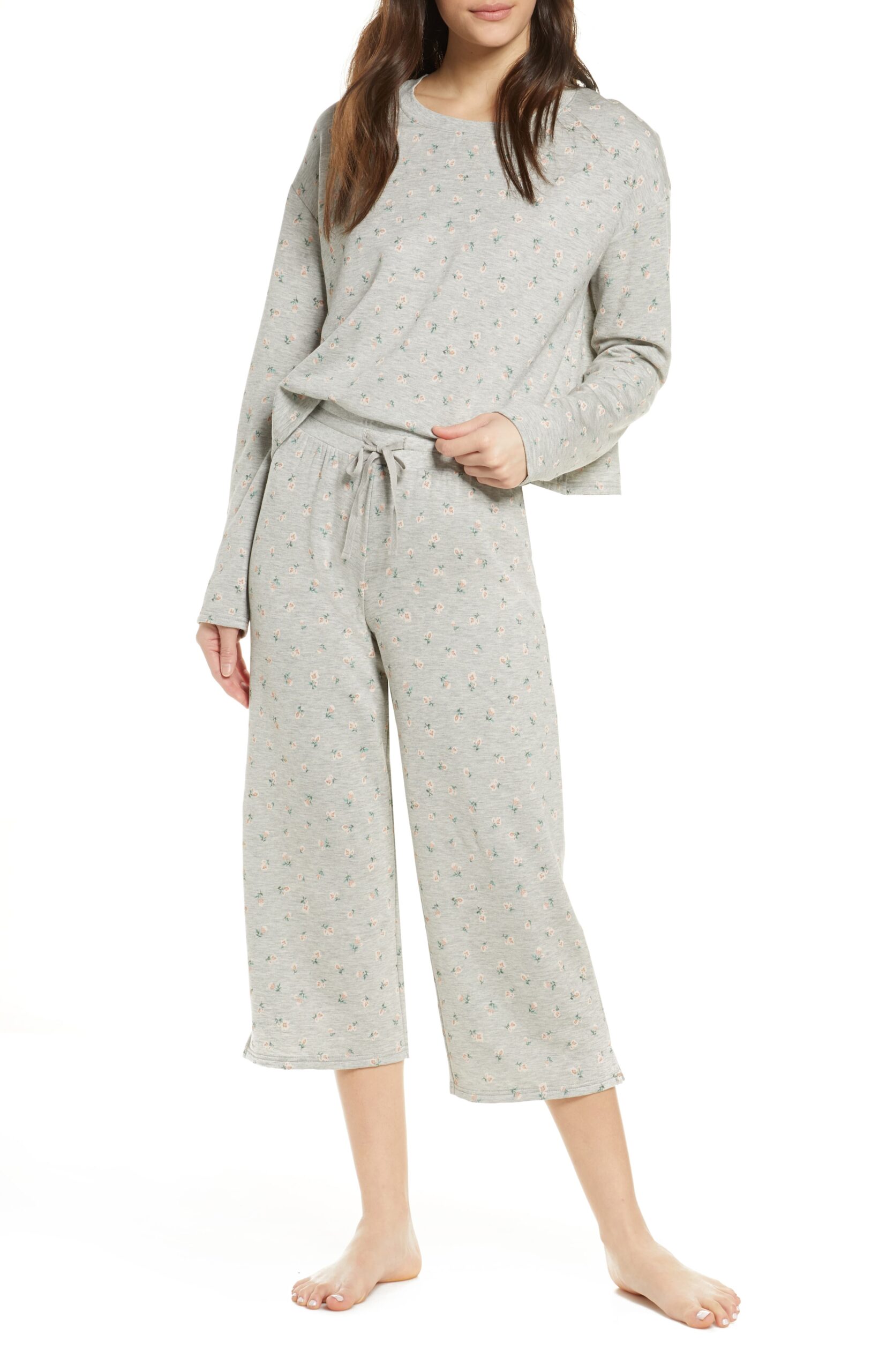 Slip into one of these adorably chic and on trend Loungewear Sets and Matching Sweatsuits, look cute as could be from the comfort of your sofa, and and stay on budget. These adorable and under $50 cozy and chic sets will get you through the season in total comfort! | glitterinc.com | @glitterinc // Bp. All Weekend Crop Sweatshirt + Bp. All Weekend Crop Pants