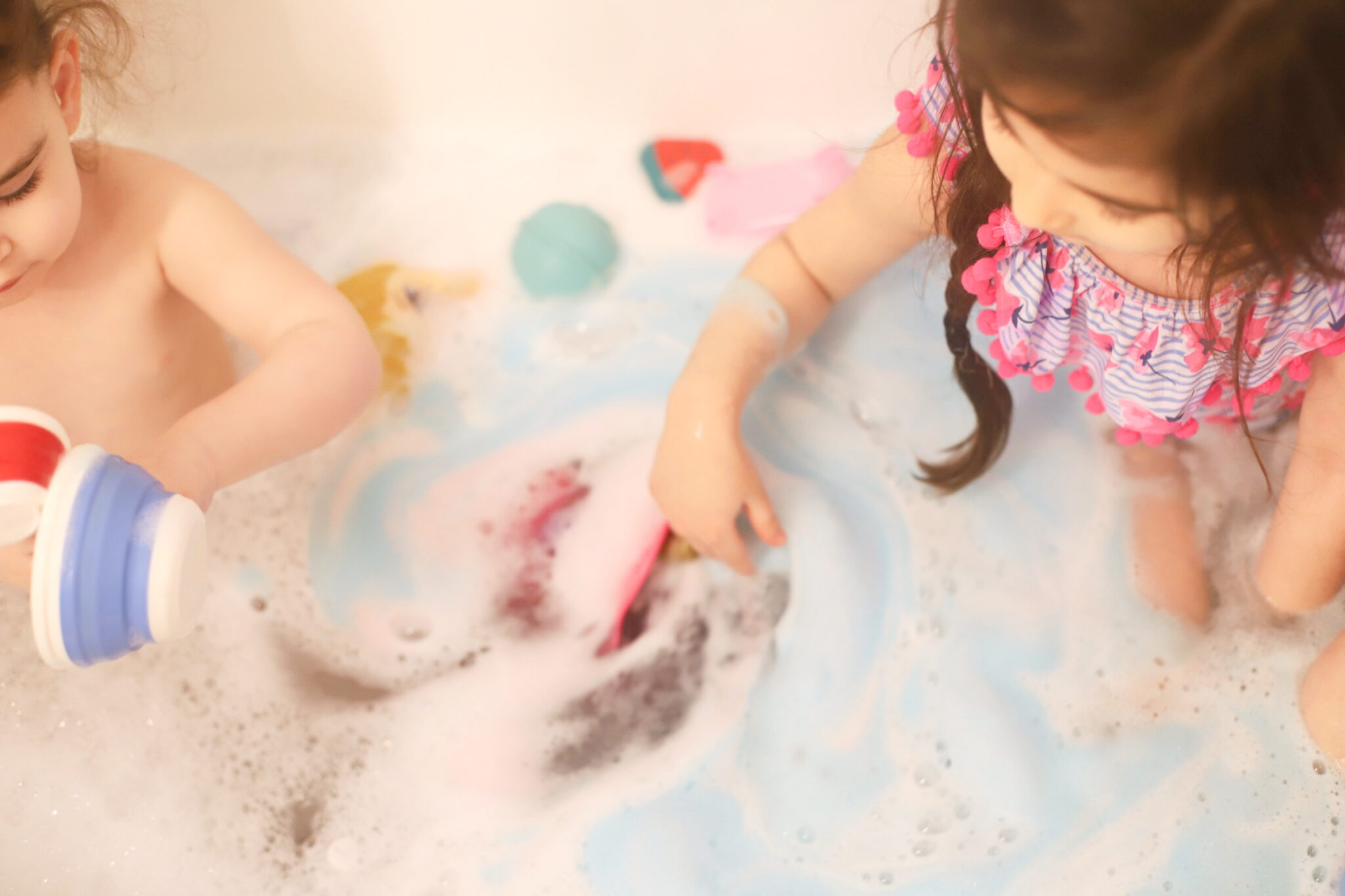 Kids DIY Bubble Foam Or Fluffy Bath Snow - Glitter, Inc.