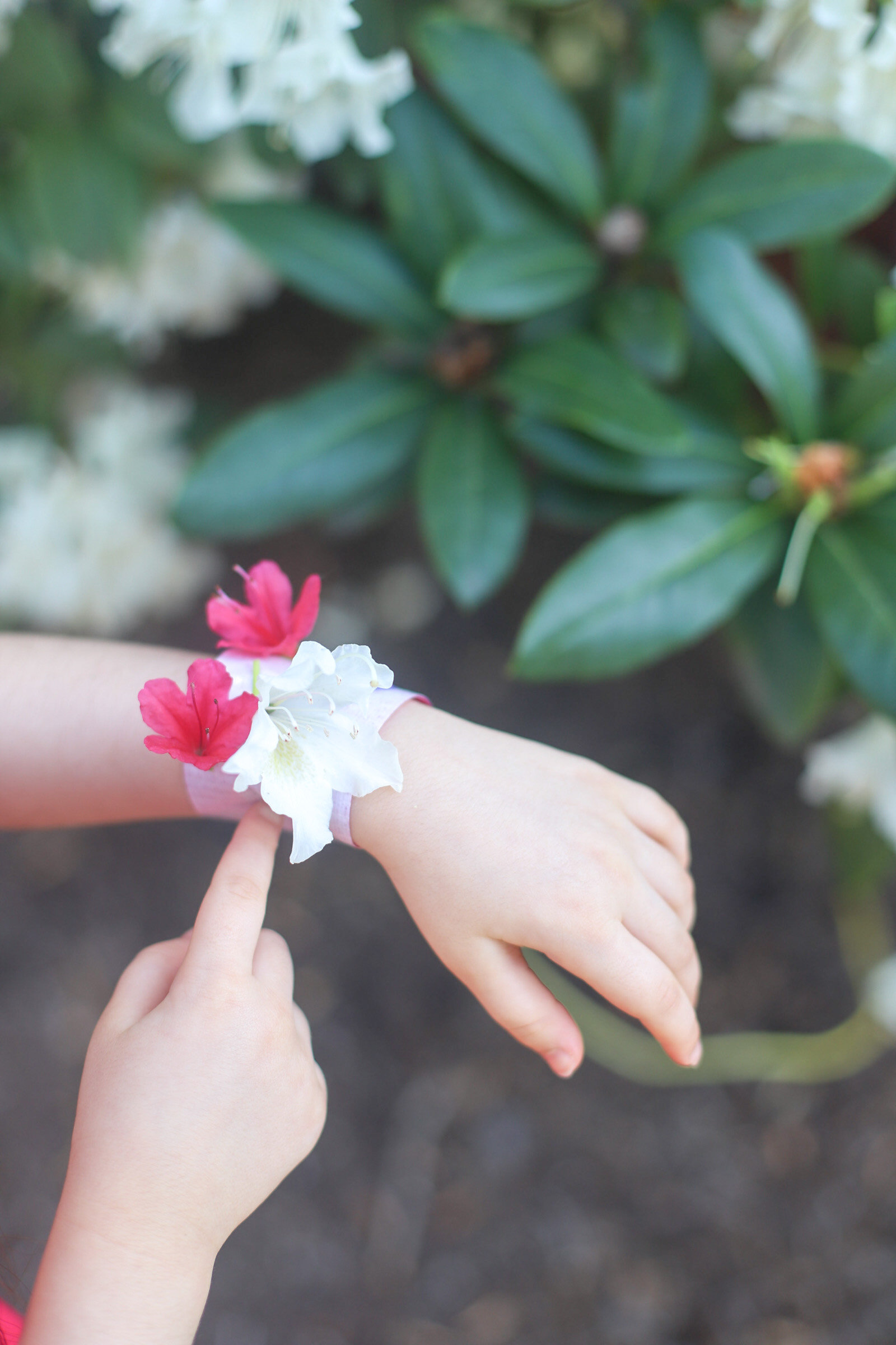 Nature Walk Kids Flower Bracelet DIY Activity