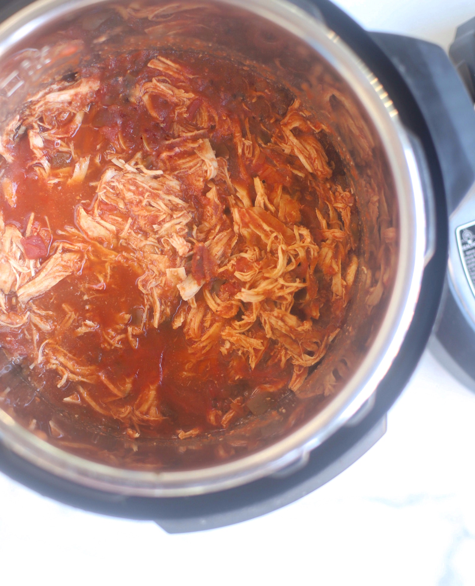Crockpot Salsa Chicken for the Easiest Delicious Slow Cooker Chicken Tacos - GLITTERINC.COM