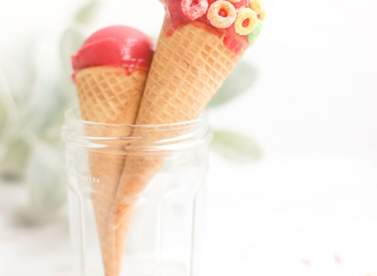 Soak up summer and make an afternoon extra special with the coolest, sweetest, family-friendly activity that's perfect for hot summer days → turn pantry staples into tasty ice cream desserts with the yummiest ice cream hacks! | @glitterinclexi | GLITTERINC.COM