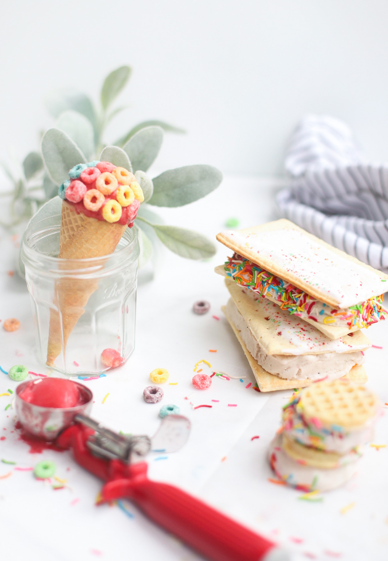 Soak up summer and make an afternoon extra special with the coolest, sweetest, family-friendly activity that's perfect for hot summer days → turn pantry staples into tasty ice cream desserts with the yummiest ice cream hacks! | @glitterinclexi | GLITTERINC.COM