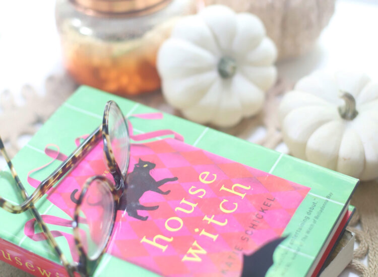 Dive into a spooky romance novel this Halloween season! | @glitterinclexi | GLITTERINC.COM