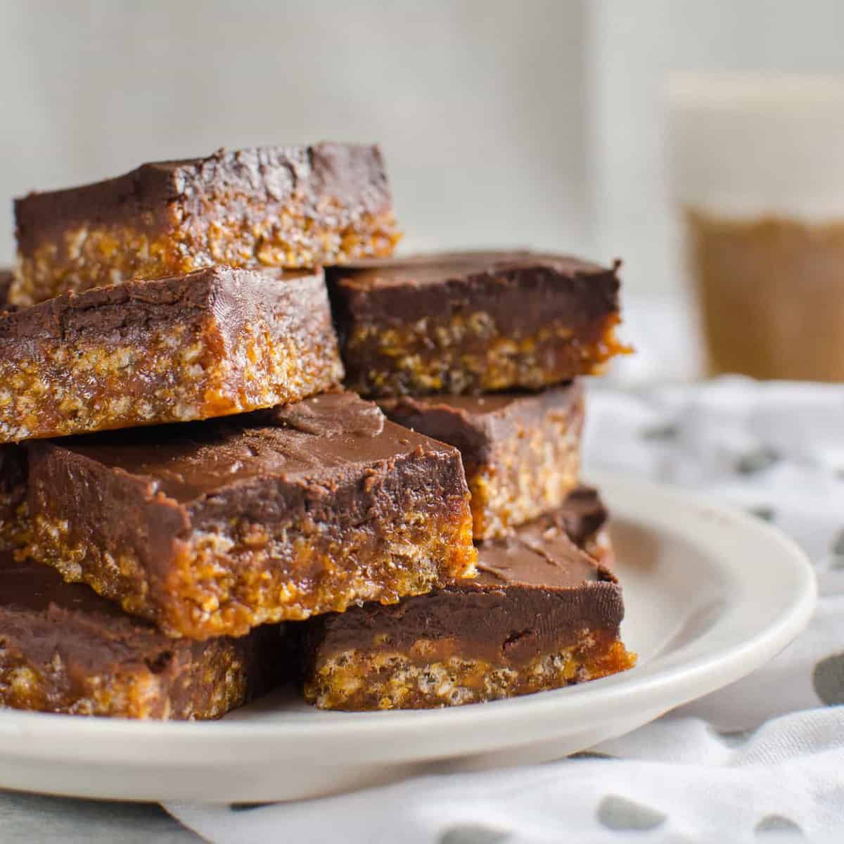 Crunchy Chocolate Pumpkin Caramels (Pumpkin Caramel Rice Krispie Bars)