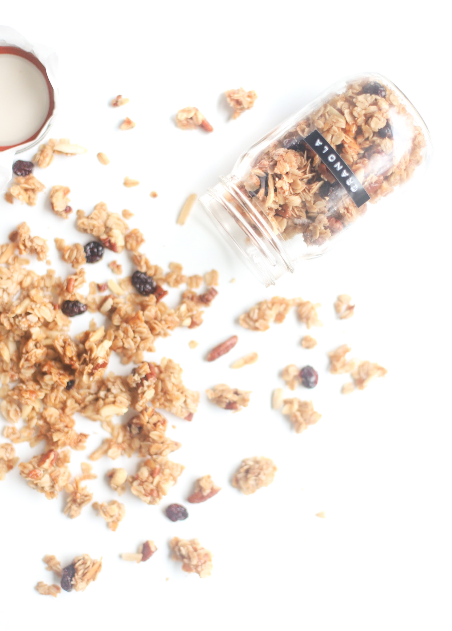 Homemade Classic Granola - Our Favorite Chewy, Cookie-Like Go-To Granola - Add in Your Favorite Nuts, Seeds, and Dried Fruit to Make this granola recipe totally customized! | @glitterinclexi | GLITTERINC.COM