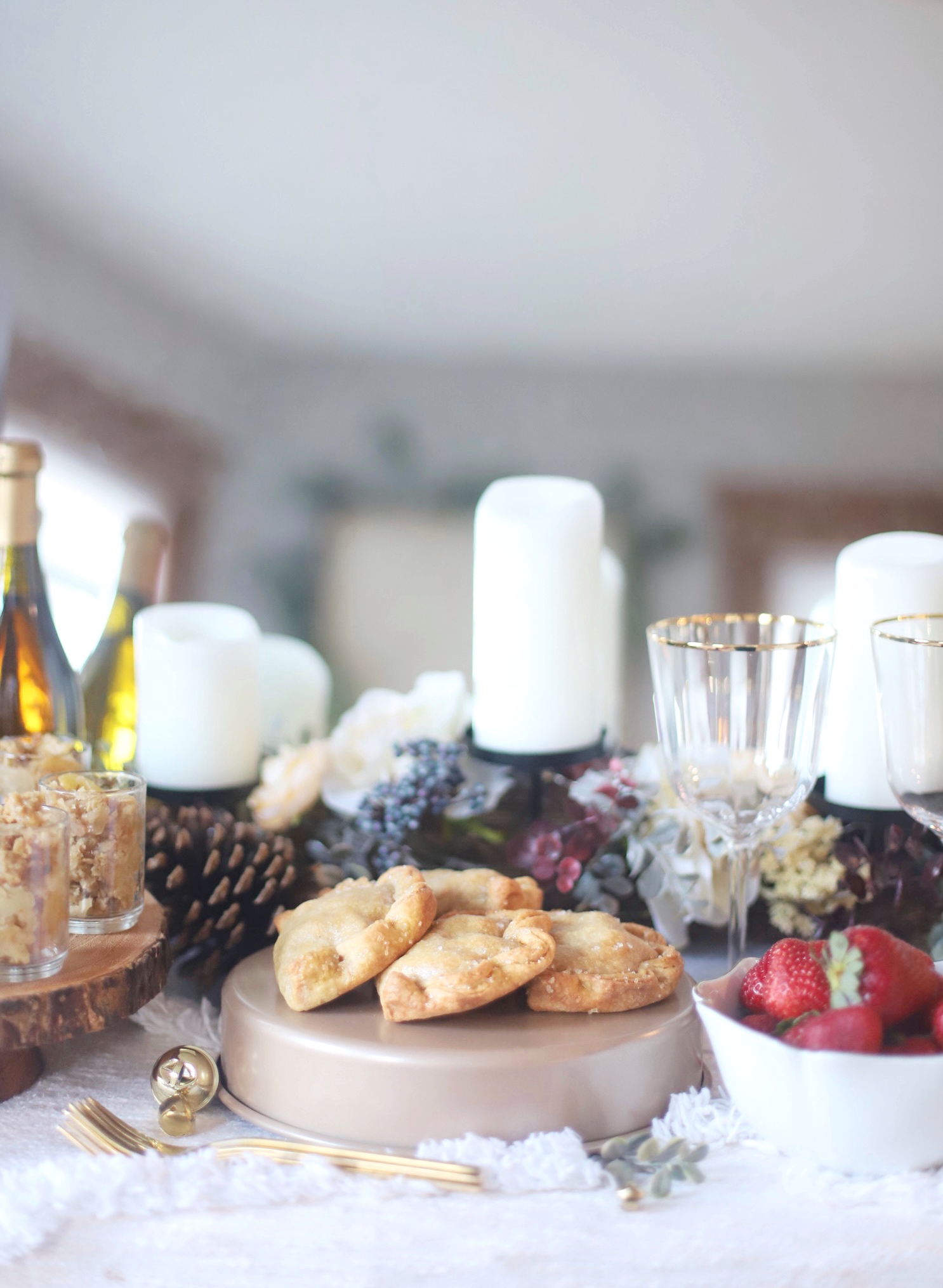 If you love a good dessert buffet, you will love this simple and beautiful woodland winter holiday dessert bar for your next festive Christmas or Hanukkah celebration! | @glitterinclexi | GLITTERINC.COM