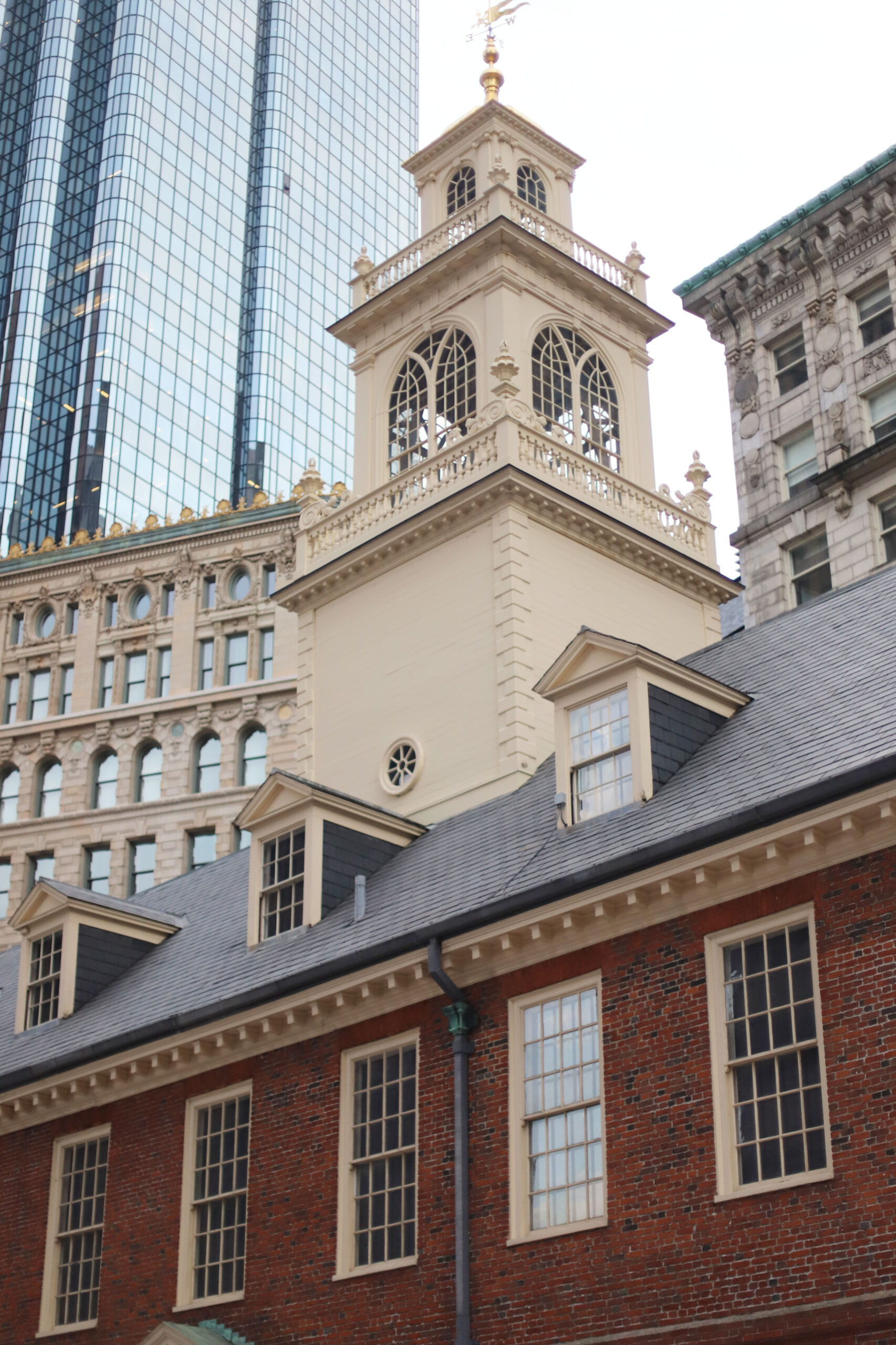 Visiting Boston? These are the must see and cannot miss sights and attractions in Boston, including the best parks, museums, shopping, historic sites, and places to eat throughout the city! | glitterinc.com | @glitterinc