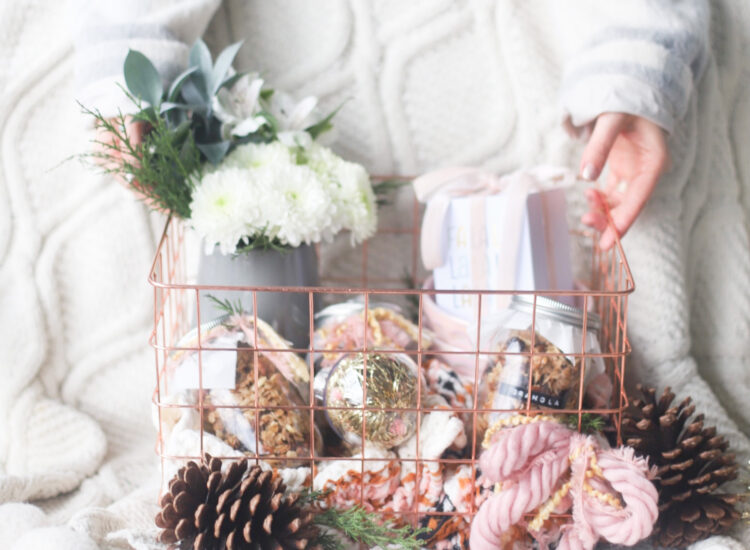 3 Favorite Handmade Gifts to Give This Holiday Season, including homemade granola in jars, Christmas candles from the grocery store, and a DIY floral arrangement using store-bought flowers. | @glitterinclexi | GLITTERINC.COM