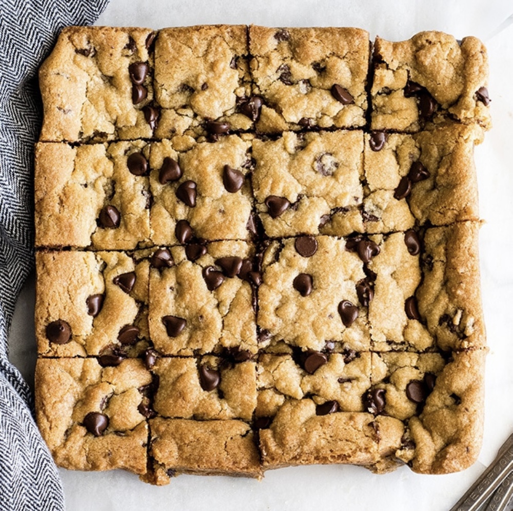 40+ Amazing Cookie Bars Recipes | Classic Chocolate Chip Cookie Bars