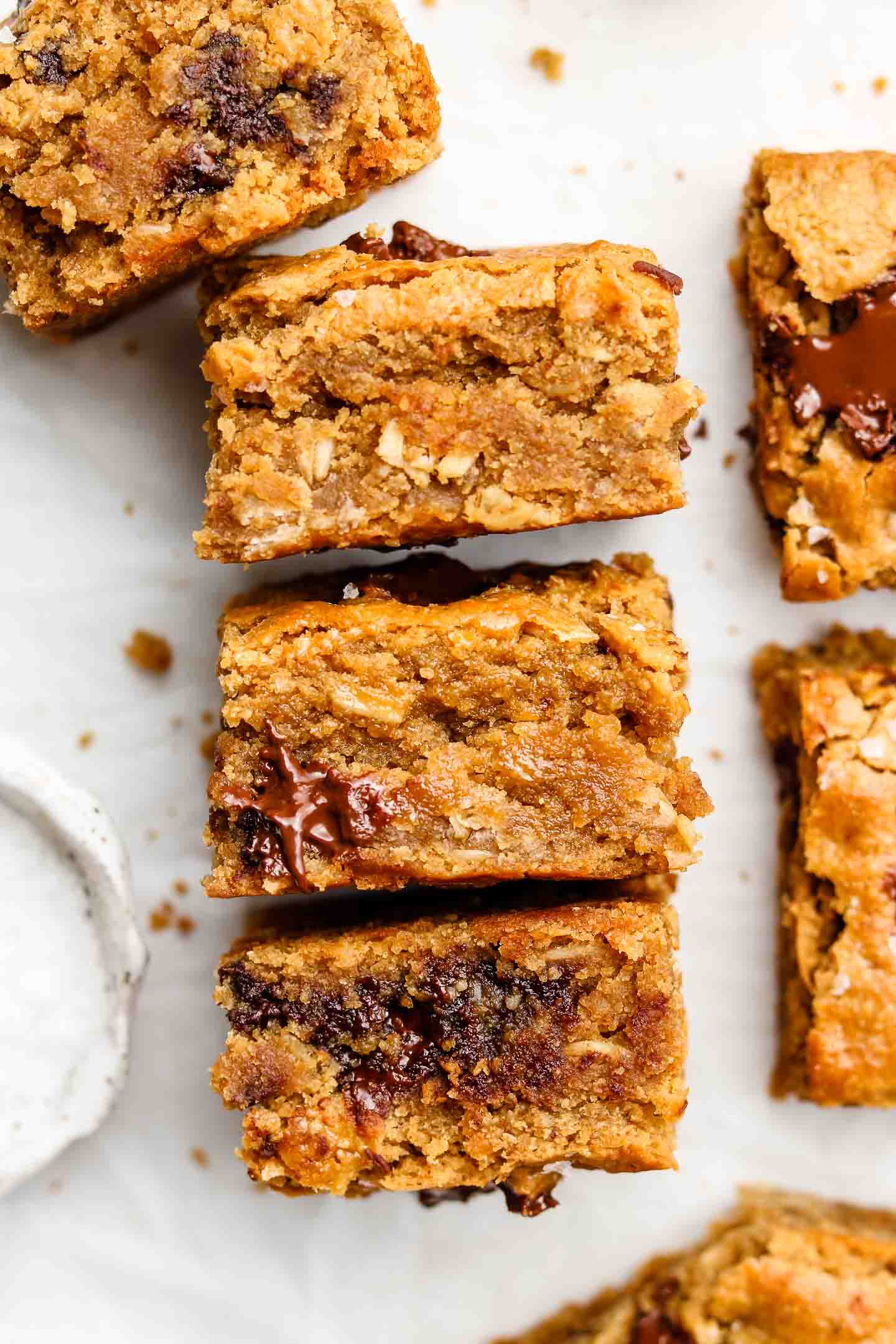 Healthy Peanut Butter Oatmeal Chocolate Chip Cookie Bars 