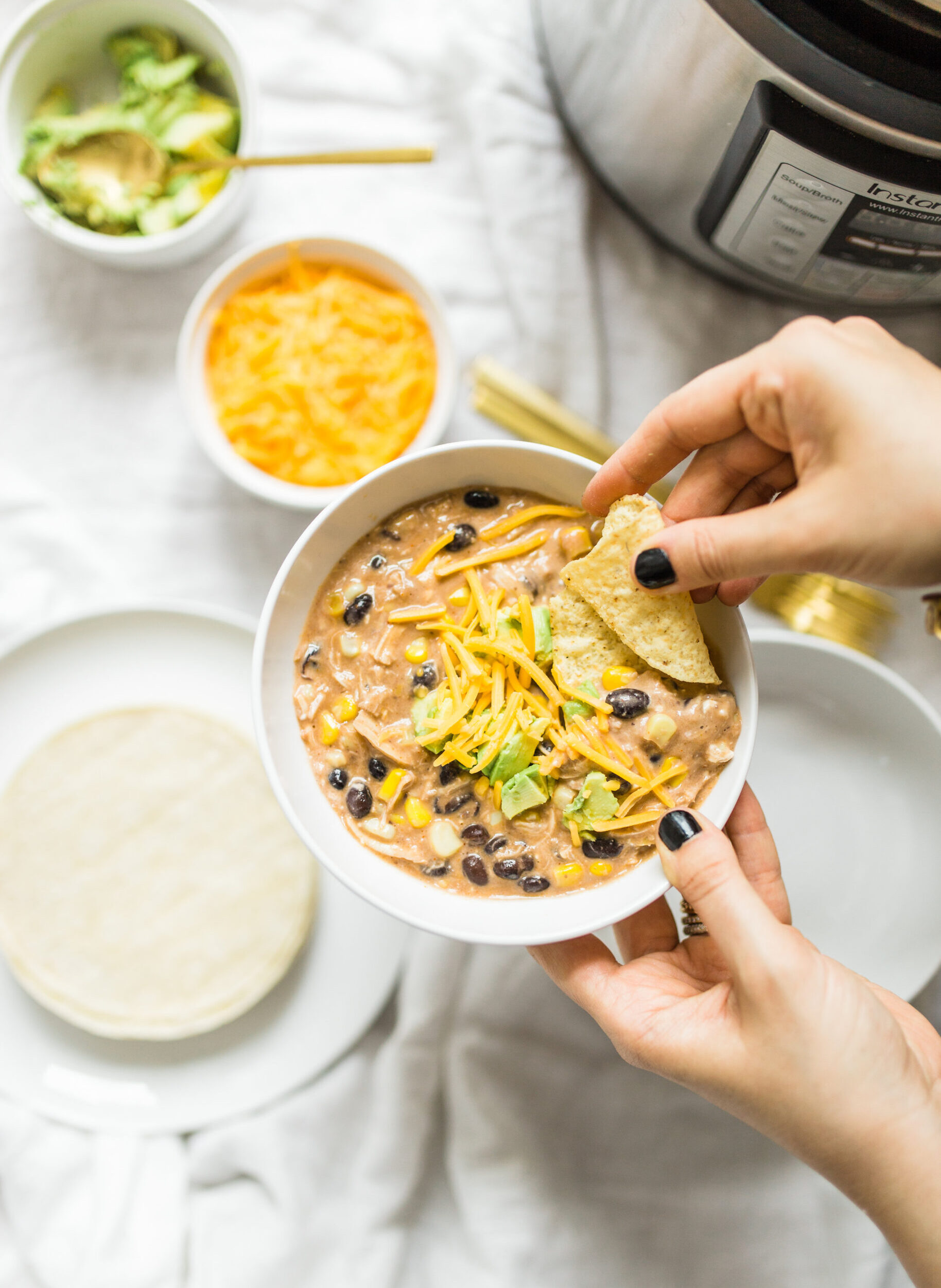 Easy Crockpot Chicken Enchilada Soup