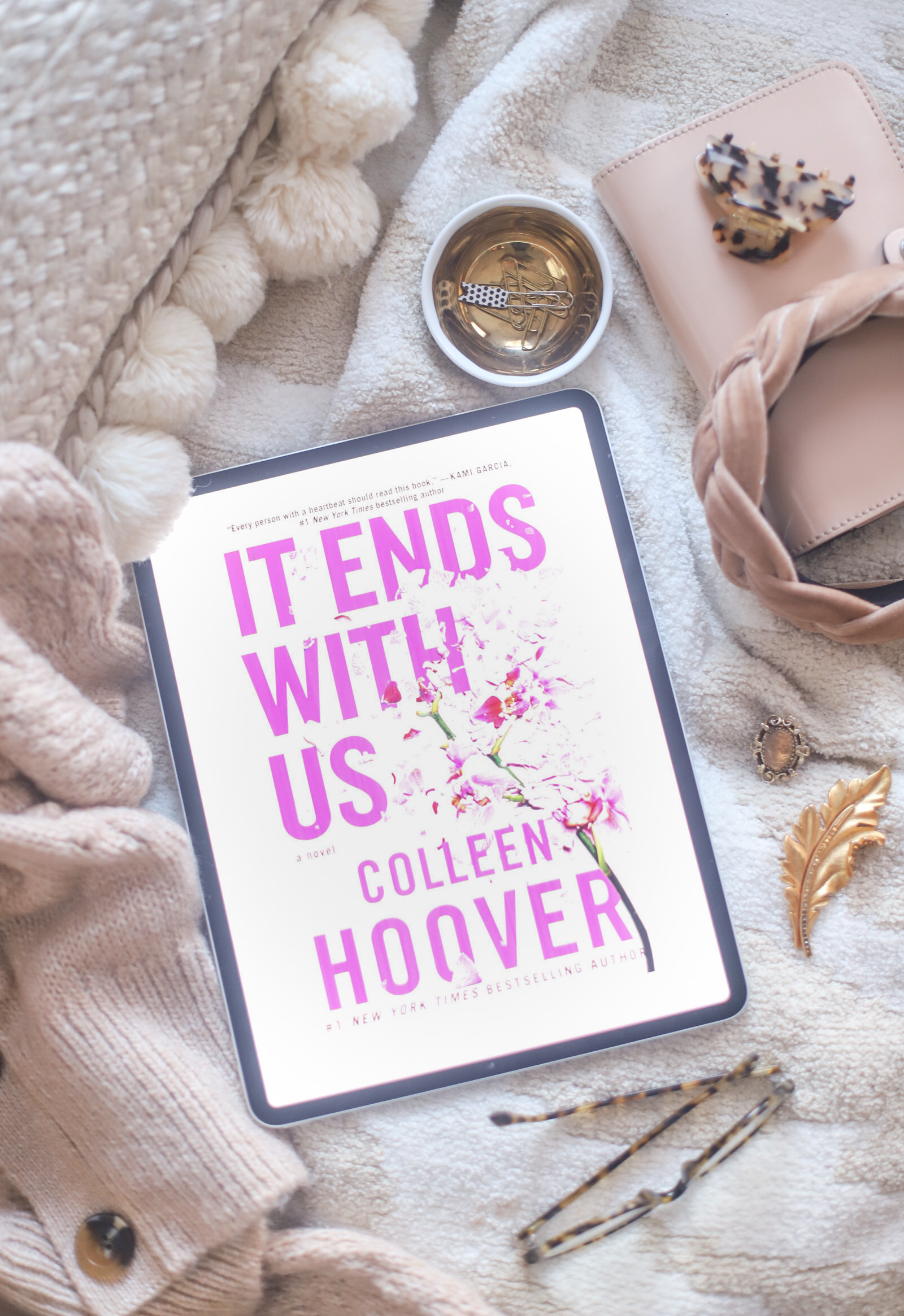 5 Books I Recently Read and Loved - Book Recommendations, including It Ends With Us by Colleen Hoover | @glitterinclexi | GLITTERINC.COM