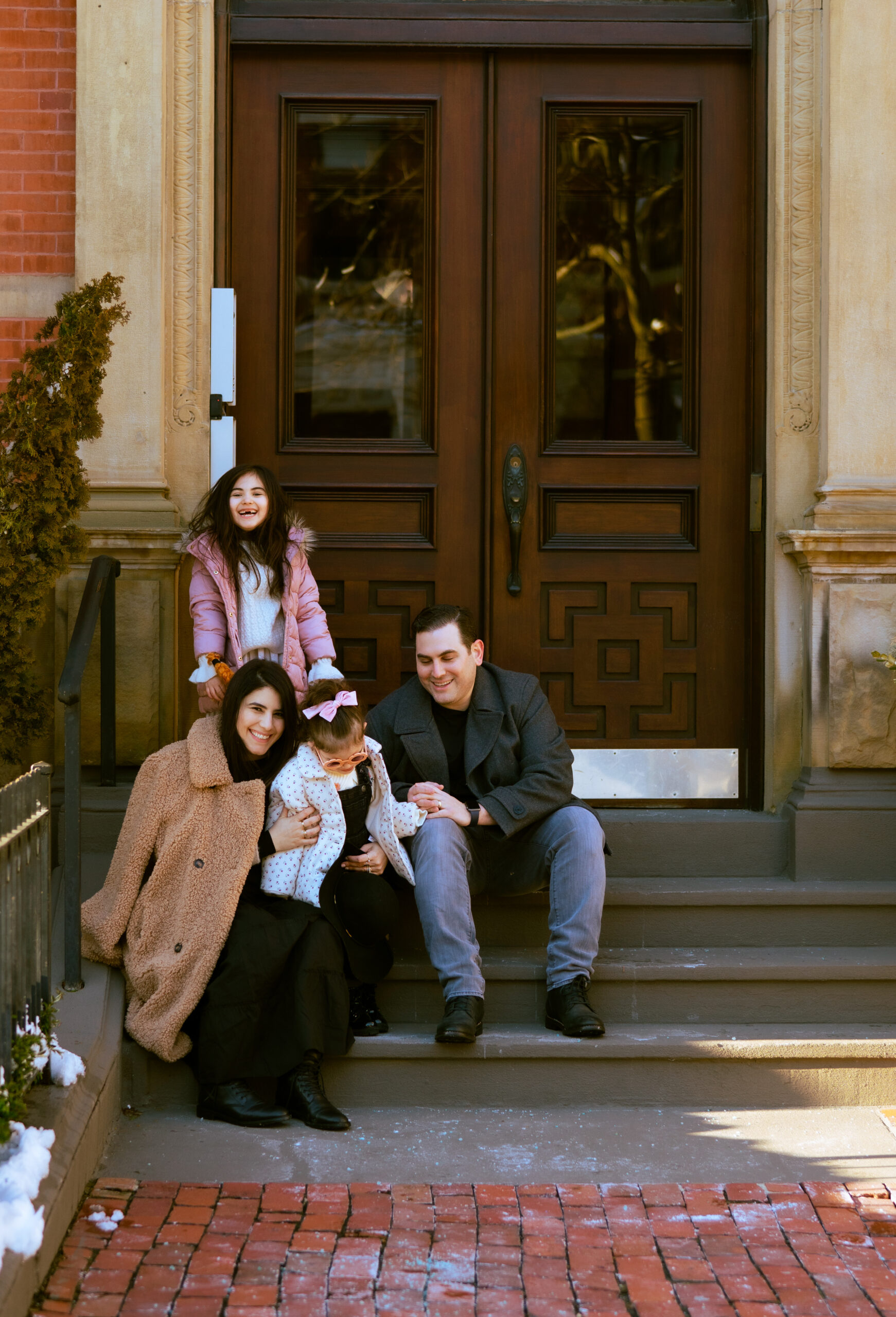 Winter Family Photos in Back Bay | Boston Snow | @glitterinclexi | GLITTERINC.COM