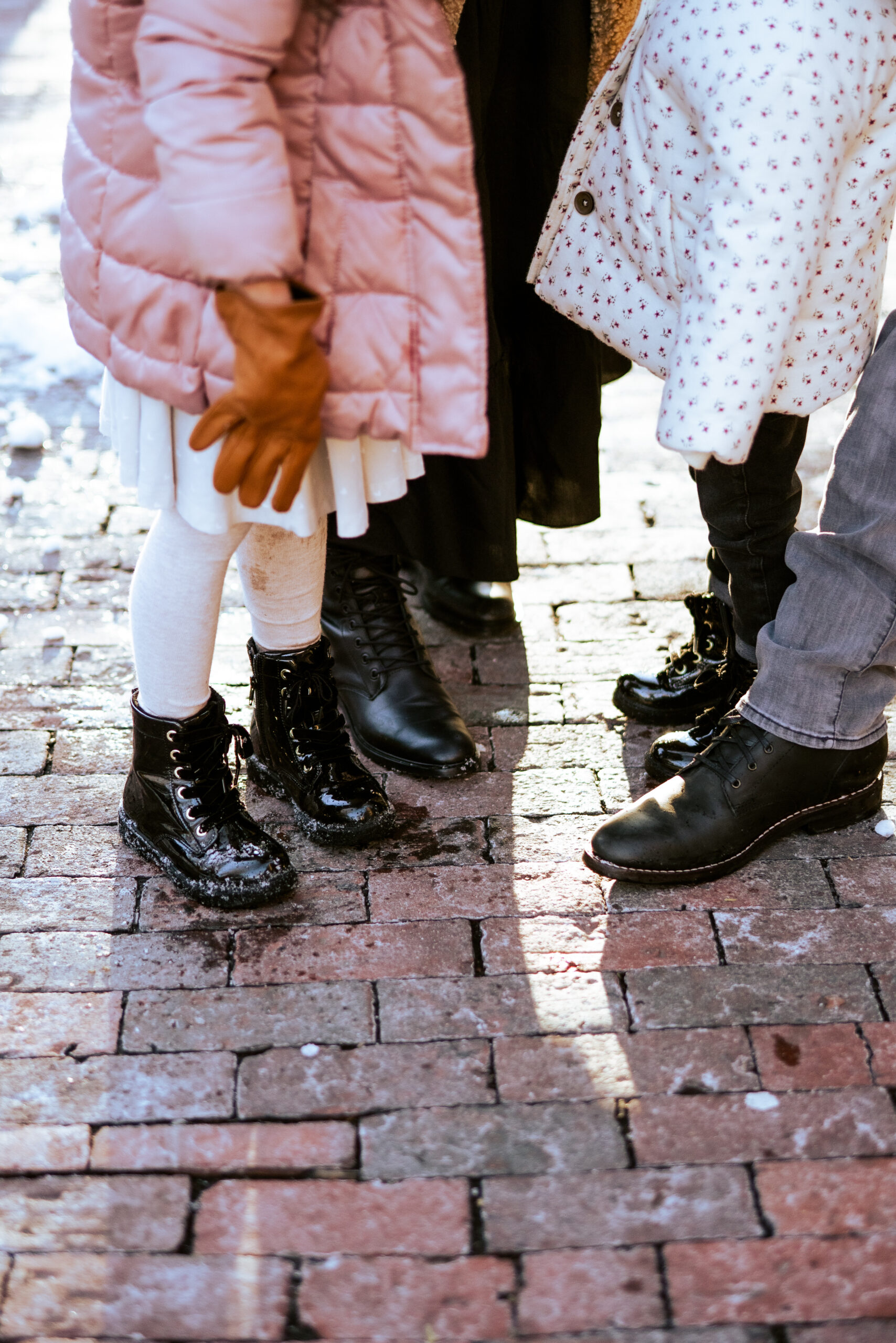 Winter Family Photos in Back Bay | Boston Snow | @glitterinclexi | GLITTERINC.COM