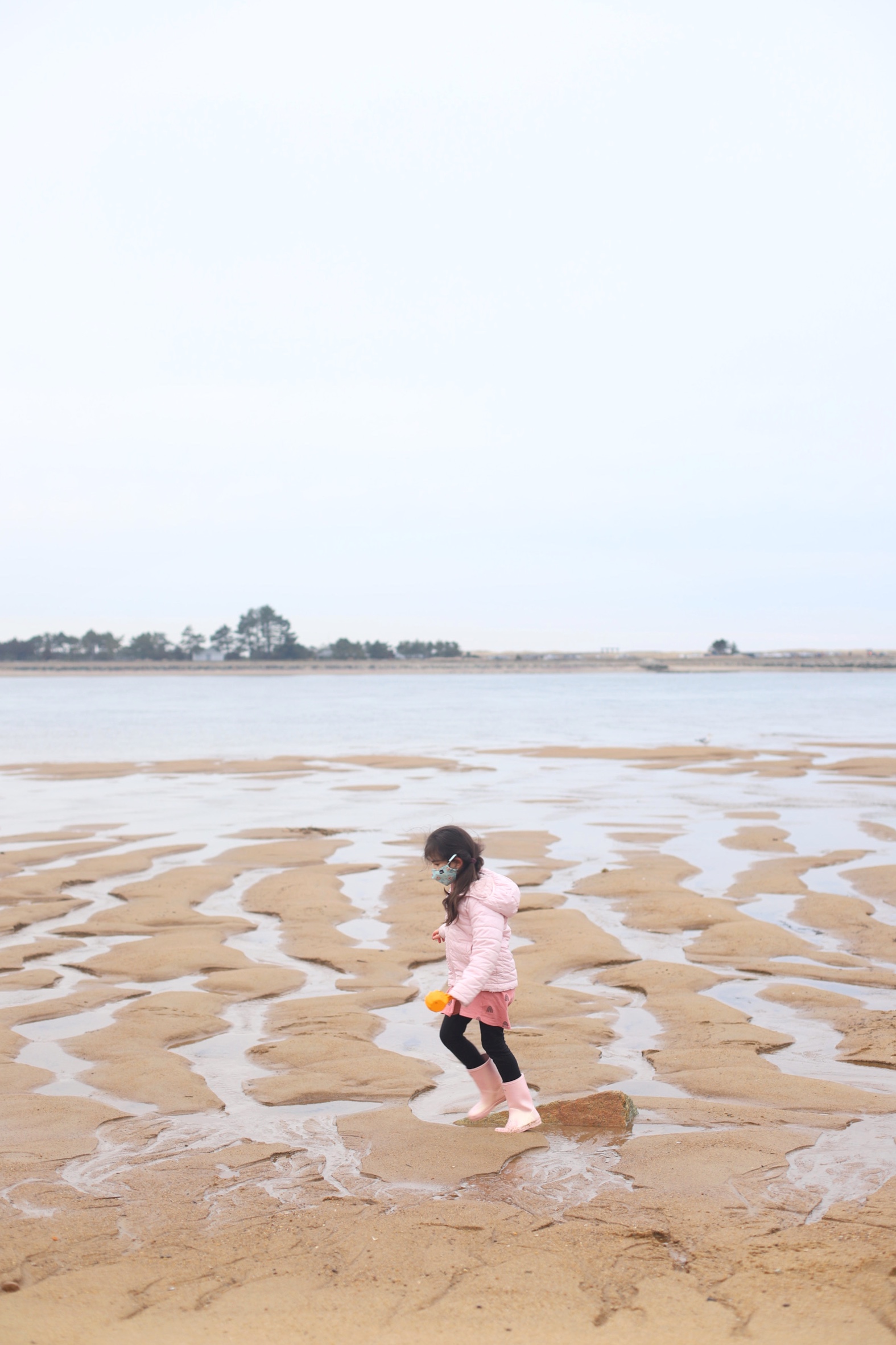 beach day with kids in winter