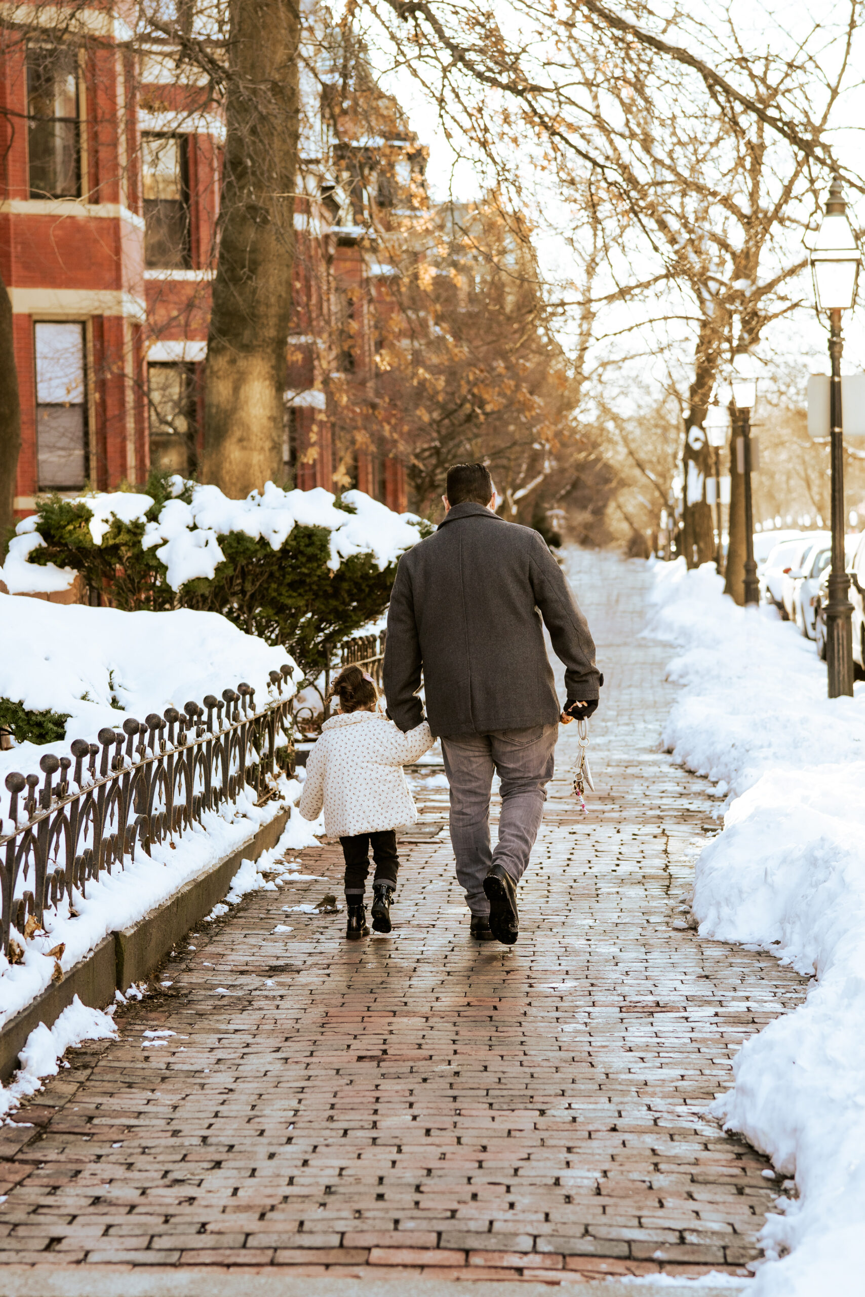 Winter Family Photos in Back Bay | Boston Snow | @glitterinclexi | GLITTERINC.COM