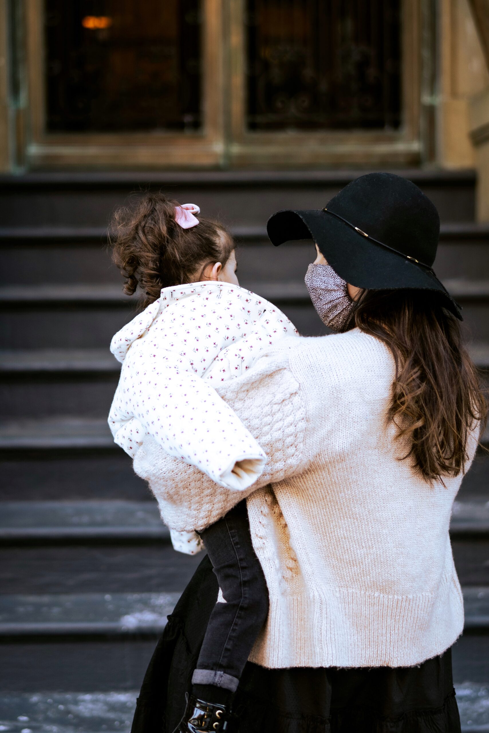 Winter Family Photos in Back Bay | Boston Snow | @glitterinclexi | GLITTERINC.COM