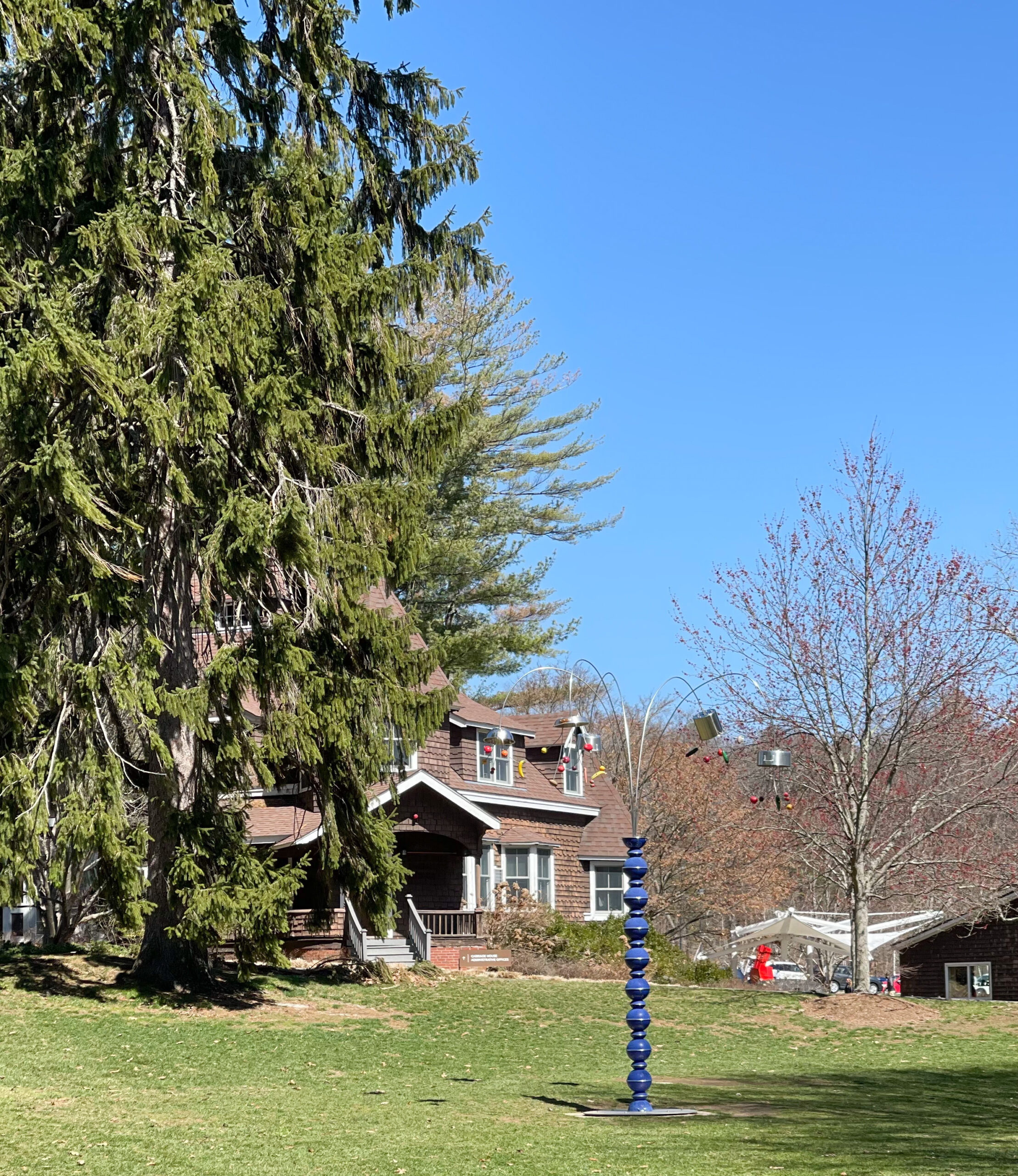 Exploring Boston - deCordova Sculpture Park in Lincoln Massachusetts - Visiting with Young Kids | @glitterinclexi | GLITTERINC.COM