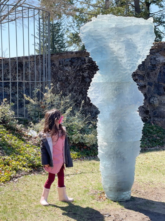 Exploring Boston - deCordova Sculpture Park in Lincoln Massachusetts - Visiting with Young Kids | @glitterinclexi | GLITTERINC.COM