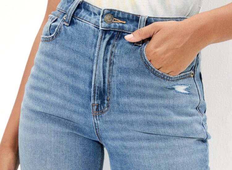 AE Stretch Ripped Curvy Mom Jean (My New Favorite Jeans!)