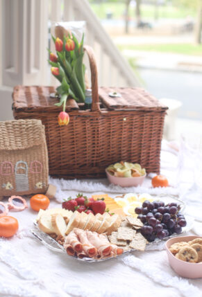 How to Throw a Super Simple Front Porch Picnic And Snack Charcuterie Board