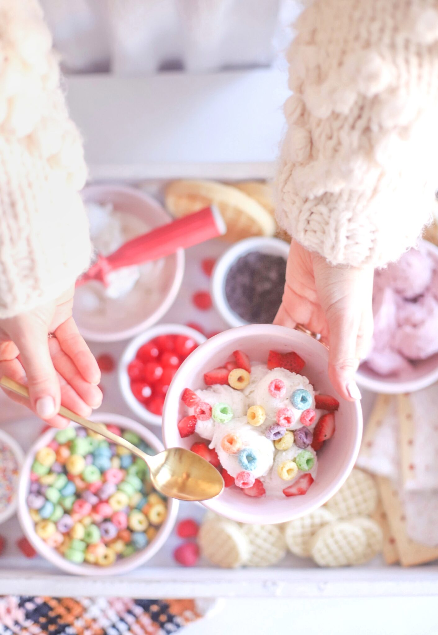 CreateYourOwn Ice Cream Treat Dessert Board Glitter, Inc.