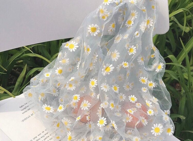 Weekly Finds I Organza Daisy Shopping Tote Bag