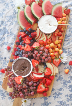 One Epic Fruit Dessert Board + Our Favorite Dairy Free Marshmallow Cheesecake Dip | @glitterinclexi | GLITTERINC.COM