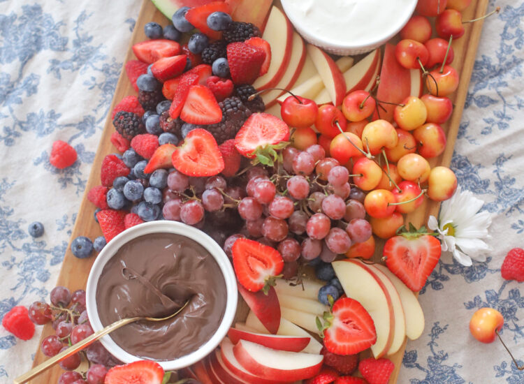 One Epic Fruit Dessert Board + Our Favorite Dairy Free Marshmallow Cheesecake Dip | @glitterinclexi | GLITTERINC.COM