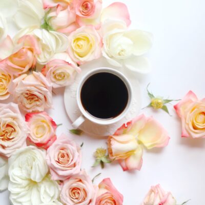 Little Love Notes + Playing with Flowers - Roses and Coffee - GLITTERINC.COM