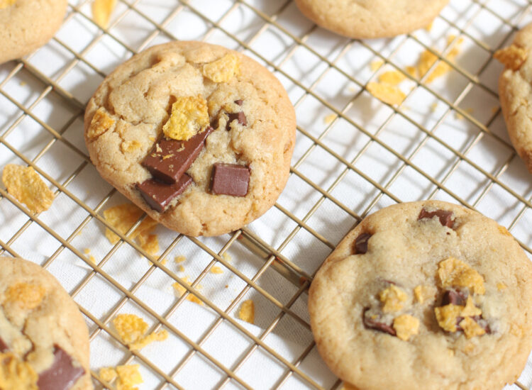 Chocolate Chunk Corn Flake Cereal Cookies - Chocolate Chip Cookie Recipe - GLITTERINC.COM