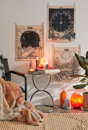 Spooky Chic Halloween Décor