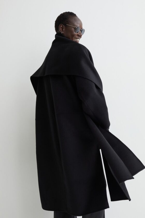woman wearing H&M Wool-blend Coat
