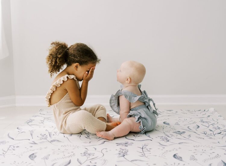 Gift Guide | Gift Ideas for Baby - Gifts for Babies - Holiday Shopping - GLITTERINC.COM