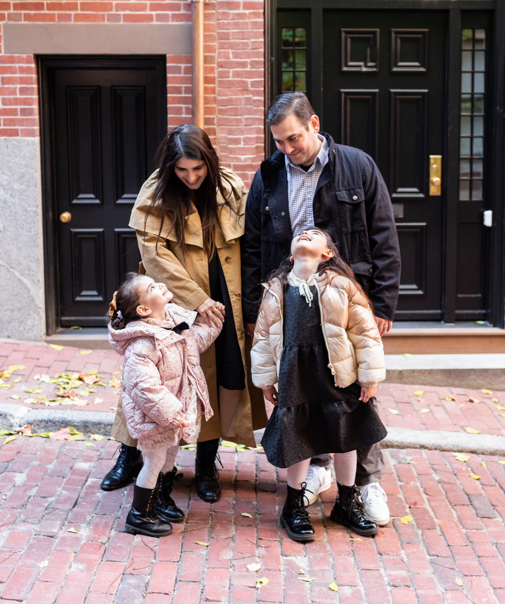 Holiday Family Photos in Beacon Hill - Boston - GLITTERINC.COM