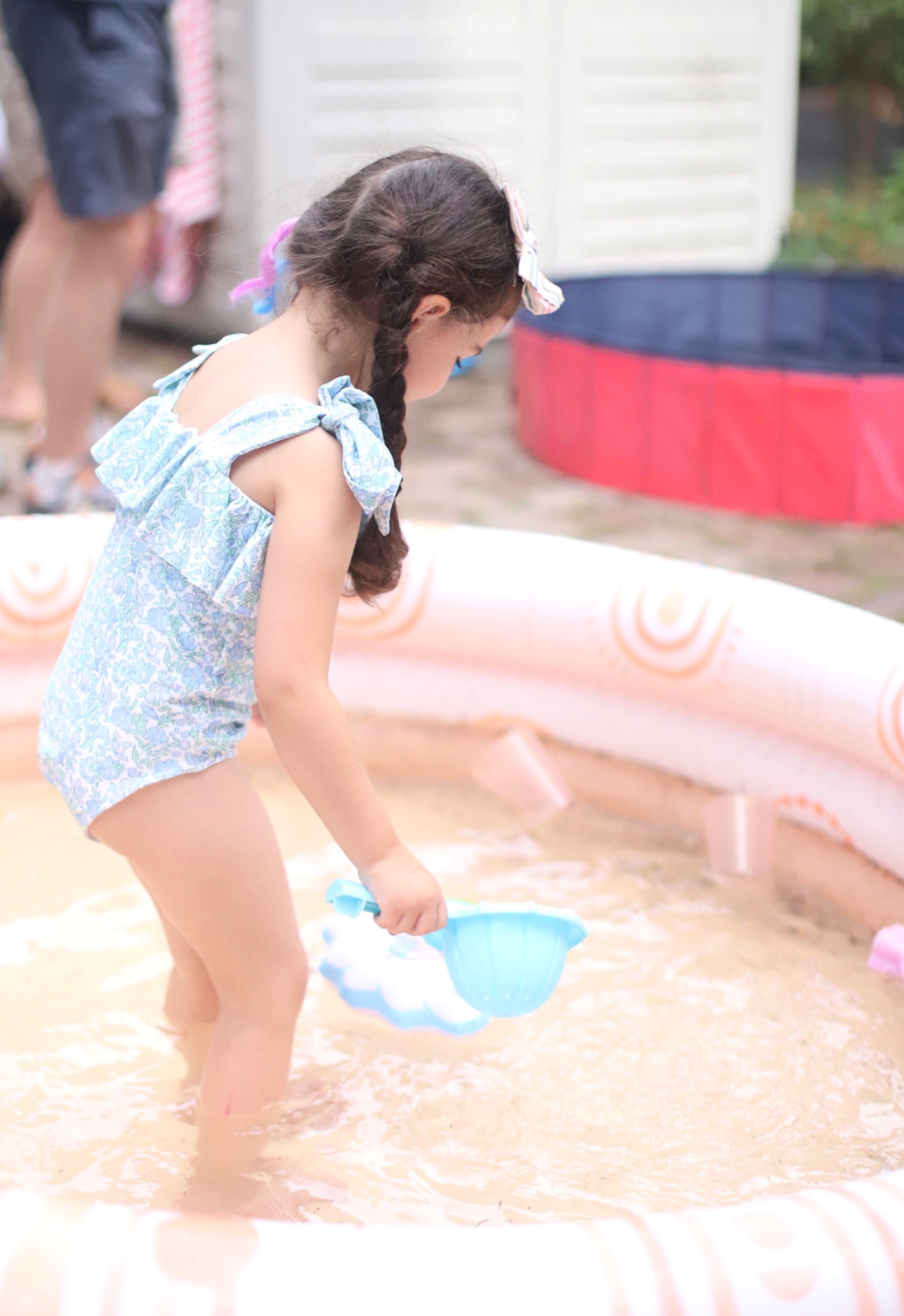 Scarlett's 8th Birthday Backyard Mermaid Splash Party | @glitterinclexi | GLITTERINC.COM