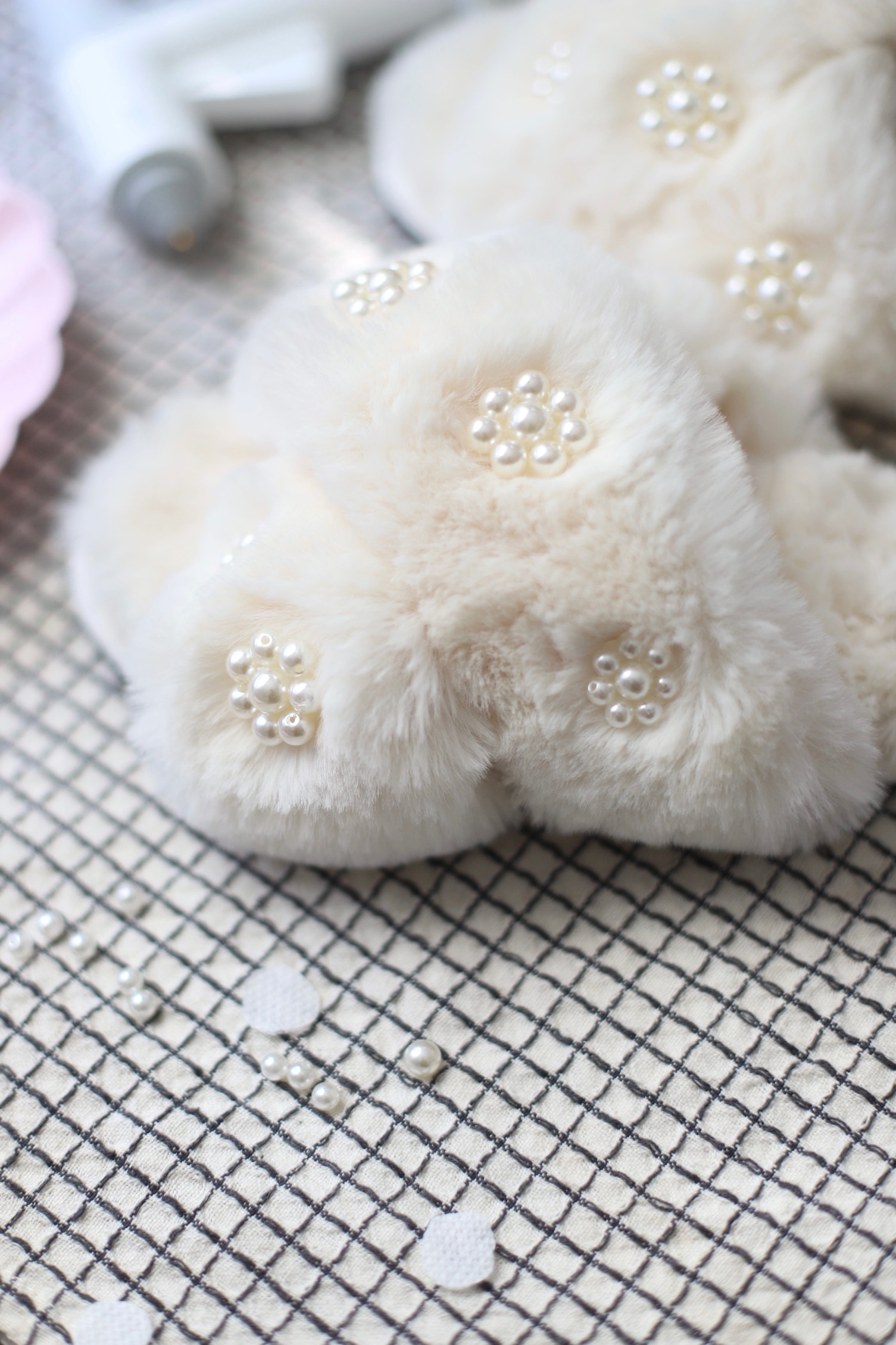 DIY Pearl Embellished Slippers - Pearls on Fuzzy Slippers - Pearl Daisies - GLITTERINC.COM