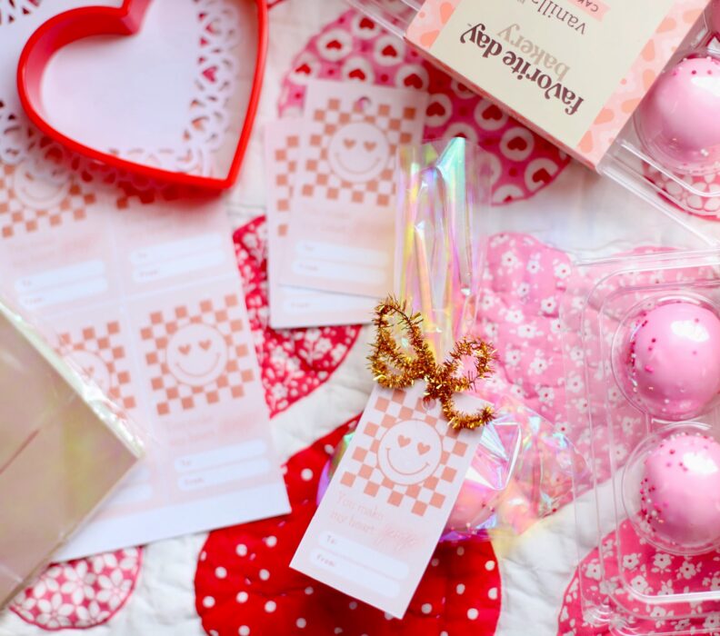 Cake Pop Class Valentines with Free Printable - Glitter, Inc.