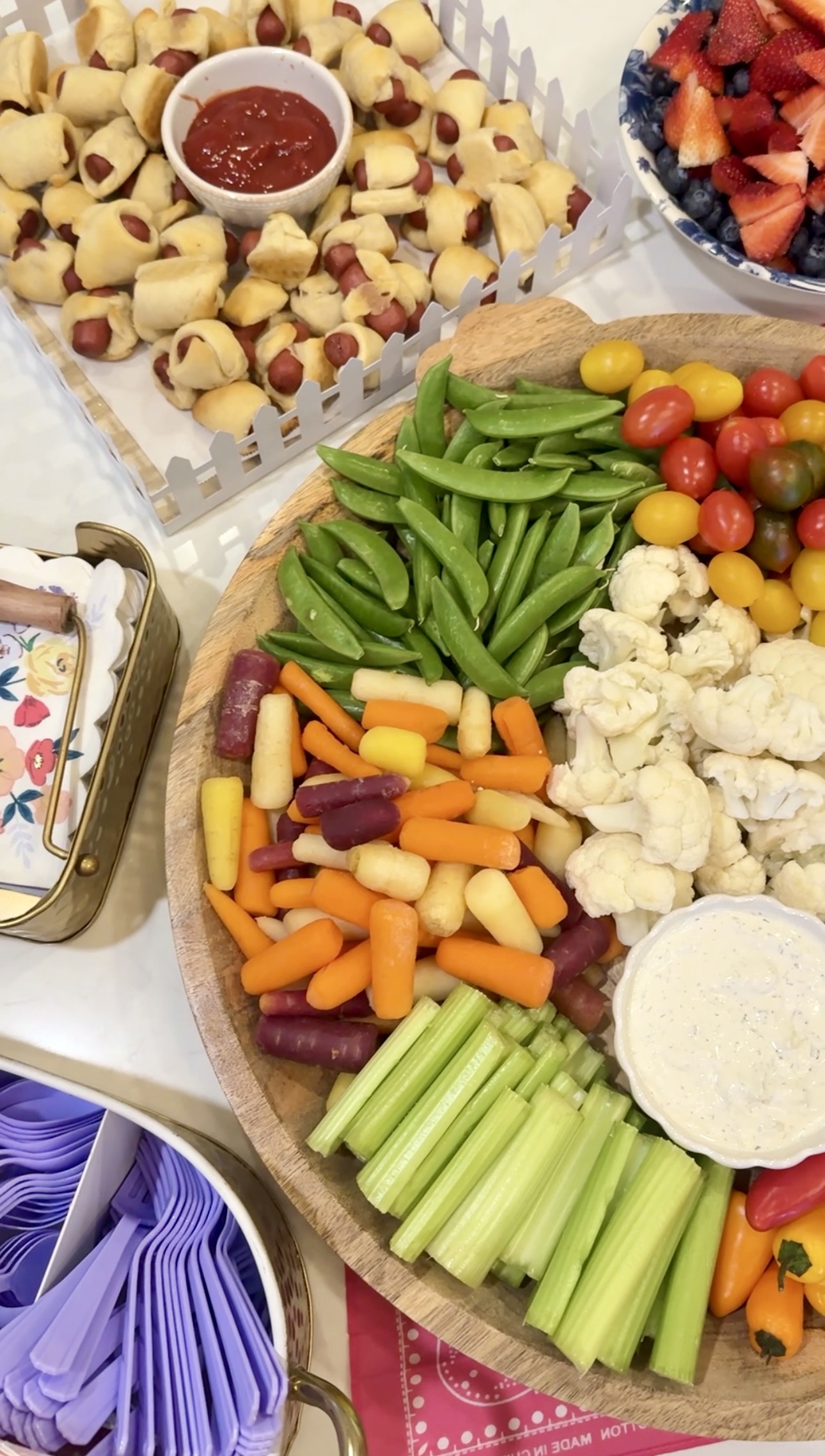 Bug-tastic Bug-themed kids birthday party decor and party activity - Bug Terrarium Craft and Bug Butterfly Dress-up Station - GLITTERINC.COM